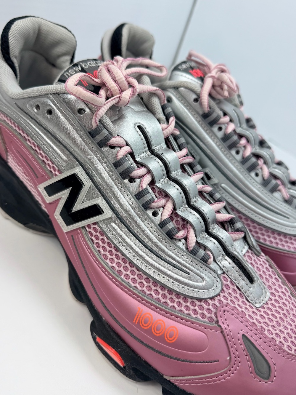 New Balance 1000 Pink Taffy Silver Metallic M1000U Women's 12 / Men's 10.5 NEW - Picture 5 of 16